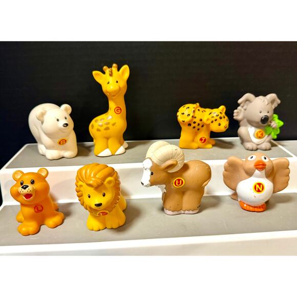Fisher Price Little People 8 alphabet animals set 2 preowned zoo safari jungle - Picture 1 of 4